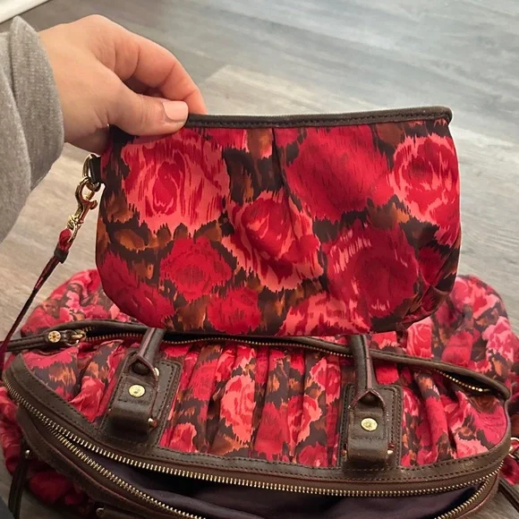 MZ Wallace Bea Bedford Floral Bag - Picture 8 of 9